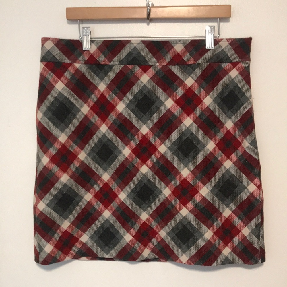Like New Loft Plaid Skirt. 12‎
